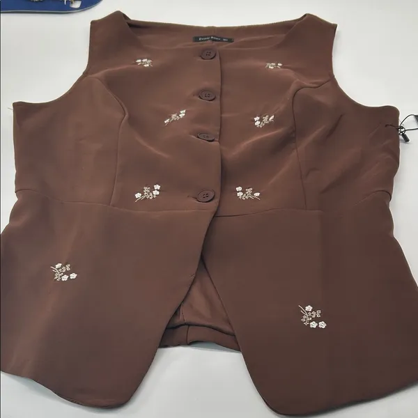 Sleeveless Brown Embroidered Button - Image 16