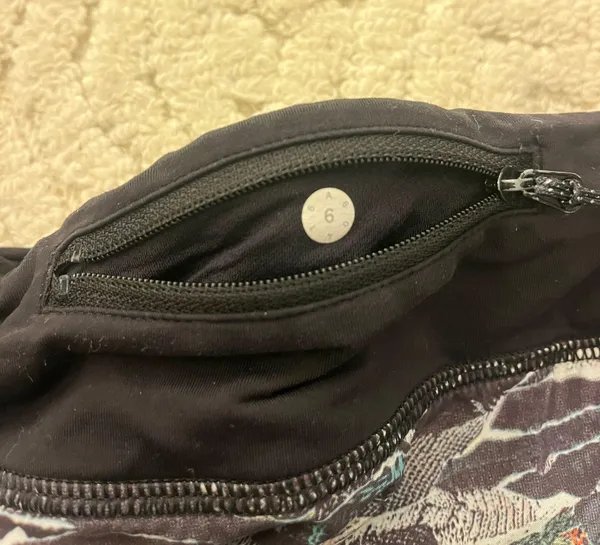 Lululemon Speed Up Shorts 2.5 - Image 3