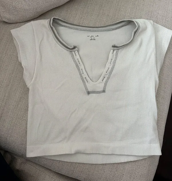 Urban Outfitters Grey Crop Top - Image 2