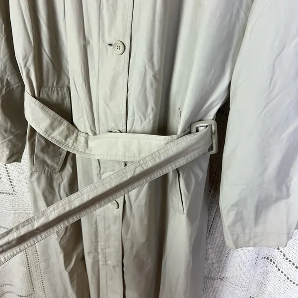 LONDON FOG Women’s Trench Coat Size‎ 14 Vintage Tan Cream Lined Belted Long - Image 7
