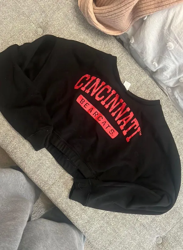 Zoozatz Cropped Bearcats Sweatshirt - Image 2