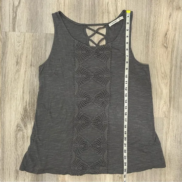 Maurices Gray Sleeveless Criss-Cross Back Shirt Crochet Detail Tank Top Size L - Image 4