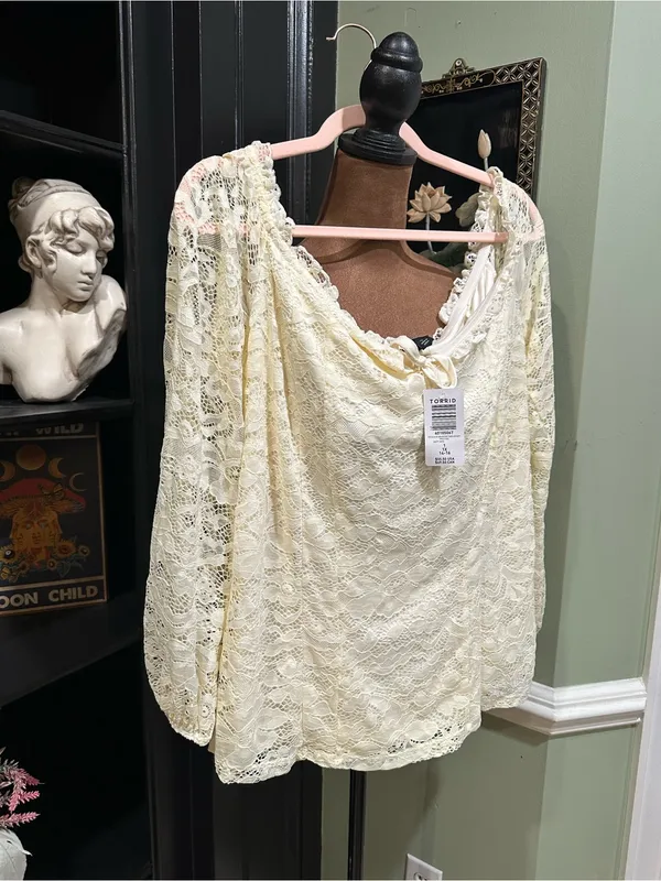 Torrid Ivory Lace Long Sleeve Blouse – Size 1X (14/16) – NWT - Image 3