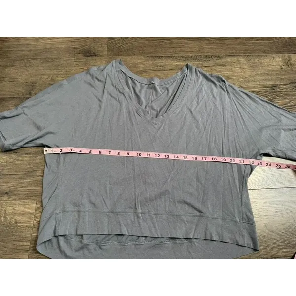 EUC LULULEMON Ambleside V Shirt Top Athletic Gym Deep V Grey oversized size 6‎ - Image 4