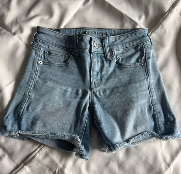 American Eagle Outfitters Midi Shorts - Image 3