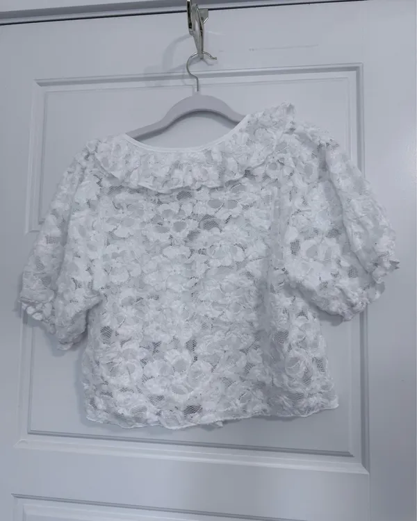 Le Lis White Floral Lace Tie Front Crop Top - Image 2