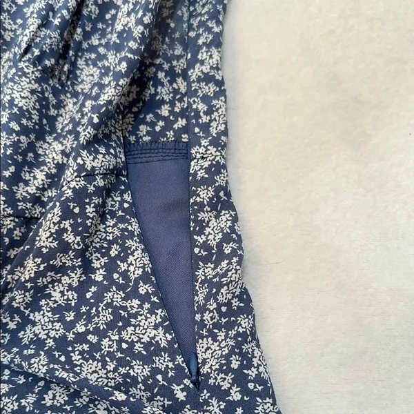 She + Sky Blue and White Boho Preppy V-Neck Flutter Sleeve Sundress Size Medium - Image 3