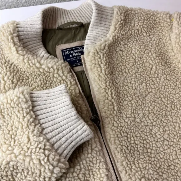 Abercrombie & Fitch Oversized Sherpa Zip‎ Up Bomber Jacket Size M - Image 3