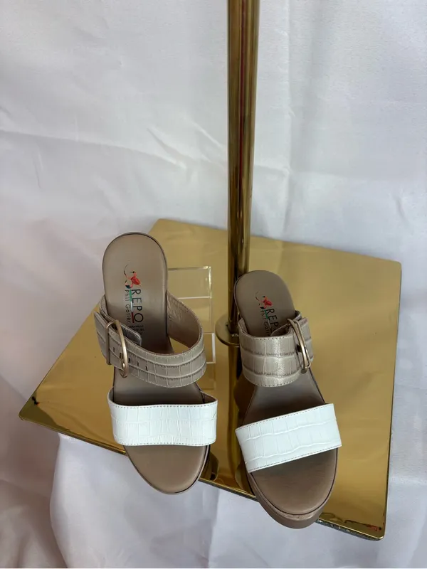 Two-Tone Beige and White Platform Slide Sandals with Buckle - Image 3