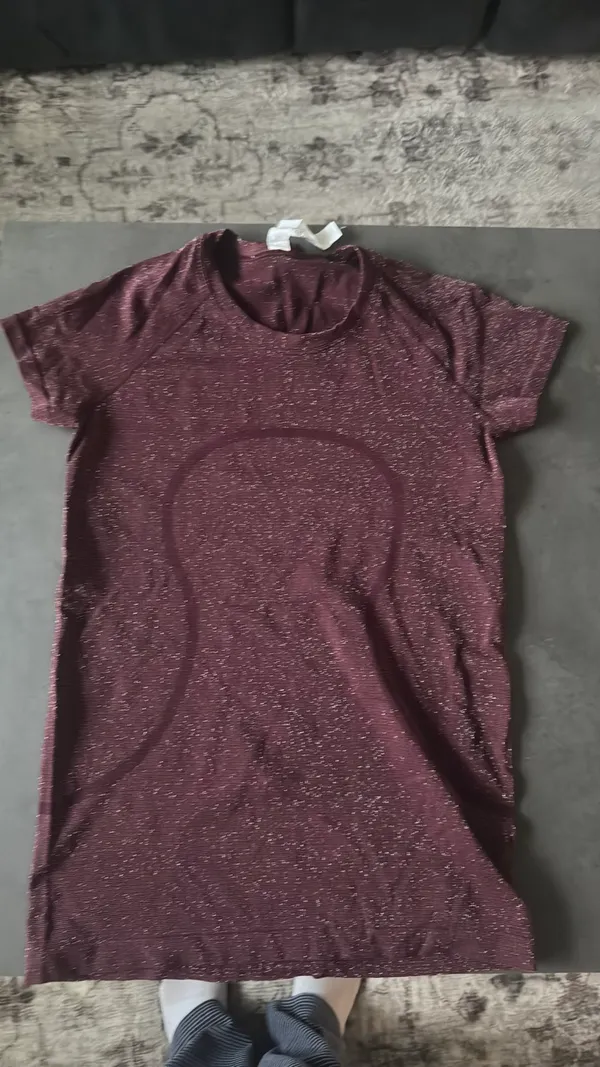 Lululemon Short-Sleeve Shirt 2.0 Hip Length Sparkle - Image 2