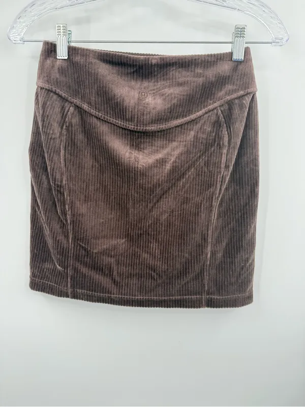 Lululemon Scuba Mid-Rise Mini Skirt *Velvet Cord Brown Espresso Size 2 - Image 2