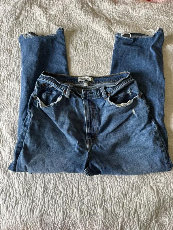 Abercrombie Jeans - Image 2