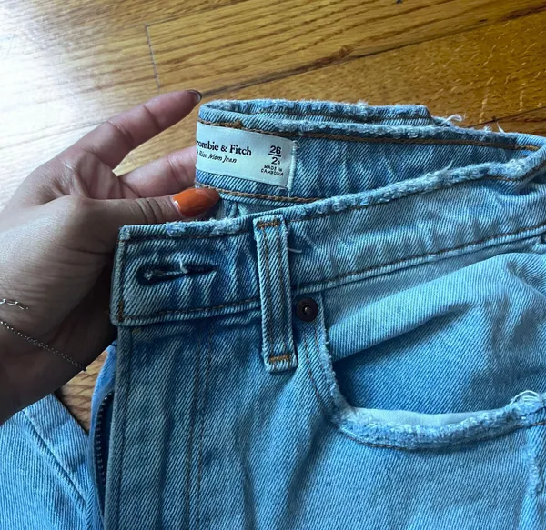 Abercrombie Jeans - Image 2