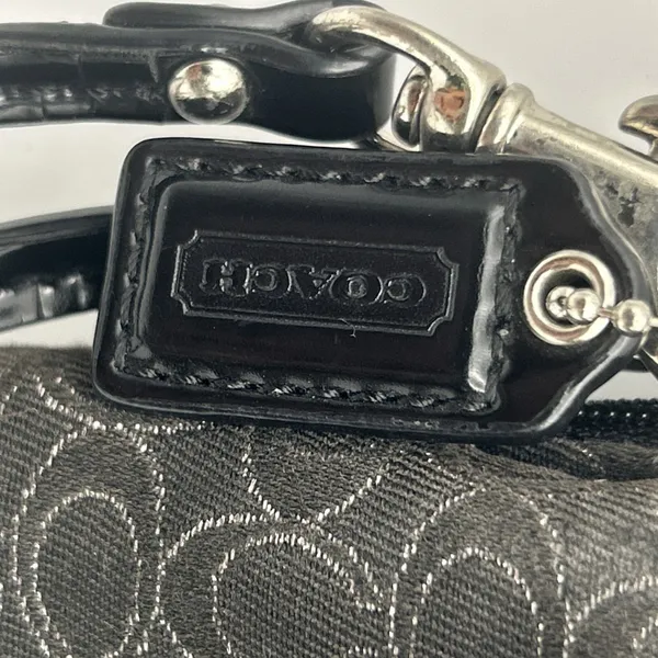 Coach Signature C Black Patent Trim Wristlet‎ Purple Lining Card Slots - Image 2