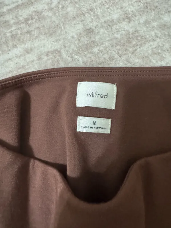 Aritzia wilfred saturn long sleeve midi dress size medium - Image 3
