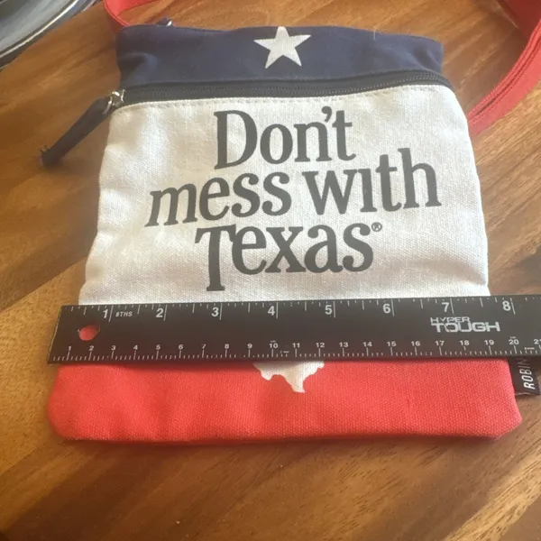ROBIN RUTH Don’t Mess With Texas Purse Bag Crossbody Zip - Image 4