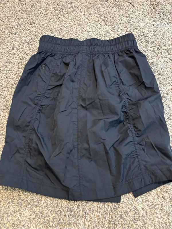 Lululemon High-Rise Ruched Mini Skirt size XXS - Image 2