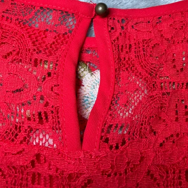 Entro Womens SIze Large Red Lace Tank Top Embroidered Floral Neck Keyhole Boho - Image 8