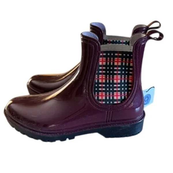 Burgundy Chelsea Ankle Rain Boots Size 9 Waterproof Plaid Elastic NWT - Image 2