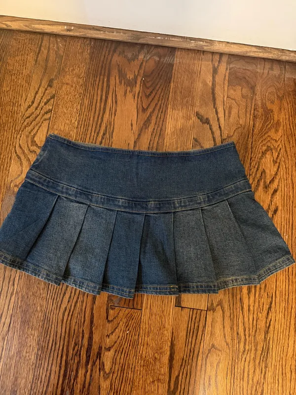 BDG Urban Outfitters Pleated Denim Mini Skirt - Image 3