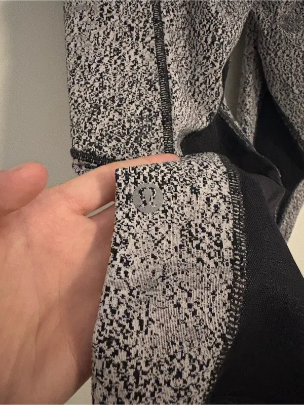 Lululemon Cropped Mesh Detail Leggings size 4 - Image 5