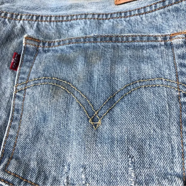 Levi's | 501 Button Fly Distressed Cut Off Short Size 33 100% Cotton - Image 9