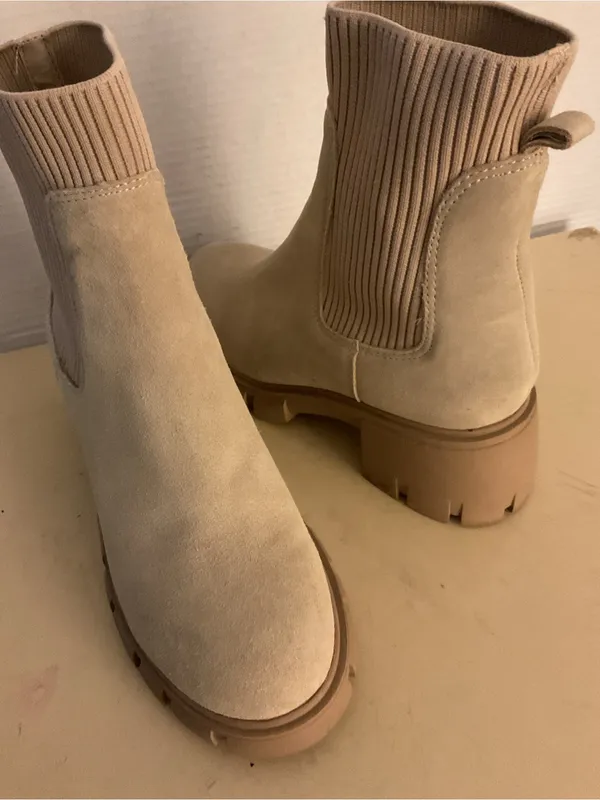 Steve Madden women Beige Suede Sock Chelsea Platform Boots US 7.5 - Image 2