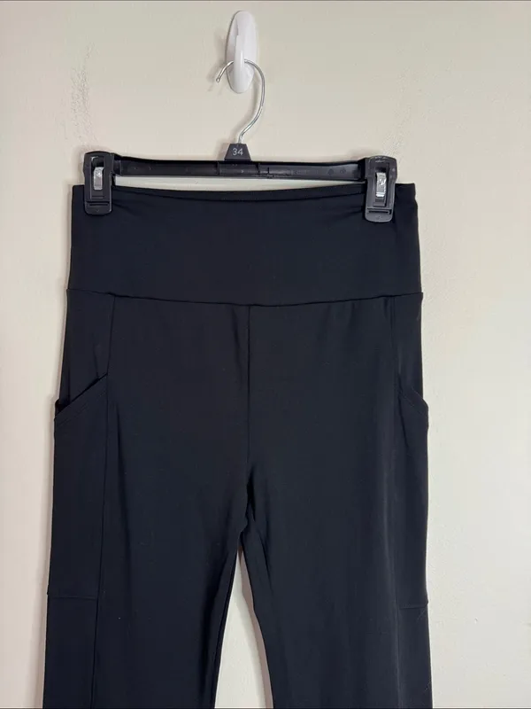 Lou & Grey Black Pull-On Flare Yoga Athleisure Lounge Pants Side Pockets size M - Image 3