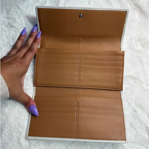 COACH y2k Ashley White Wallet - Image 6