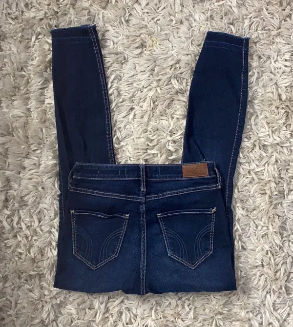 Hollister Jeans - Image 4