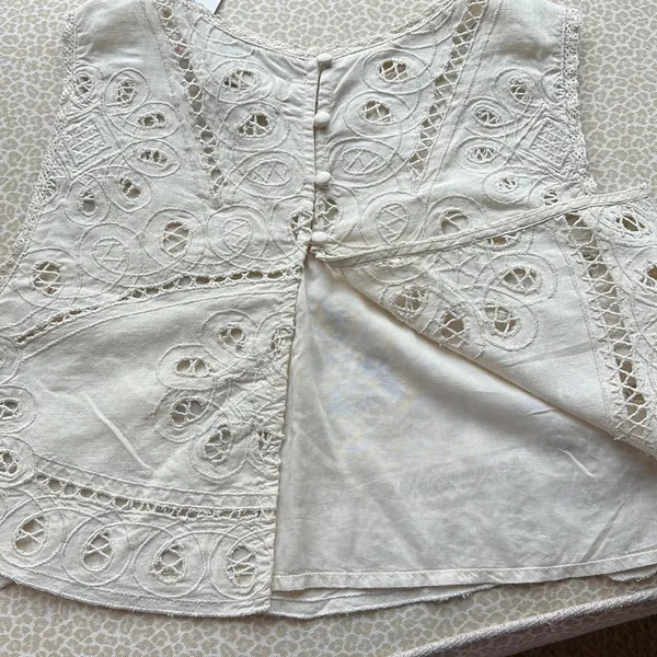 NWT Urban Outfitters Lace Overlay Cropped Top - Image 9