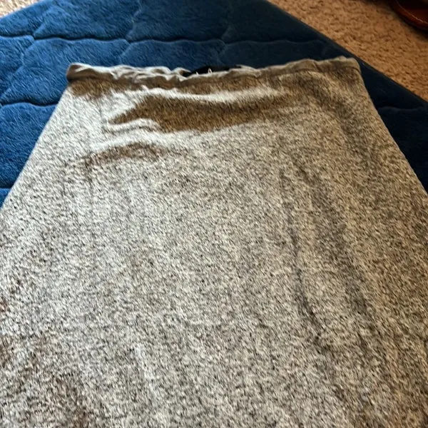 ‎Lulus small grey skirt - Image 4