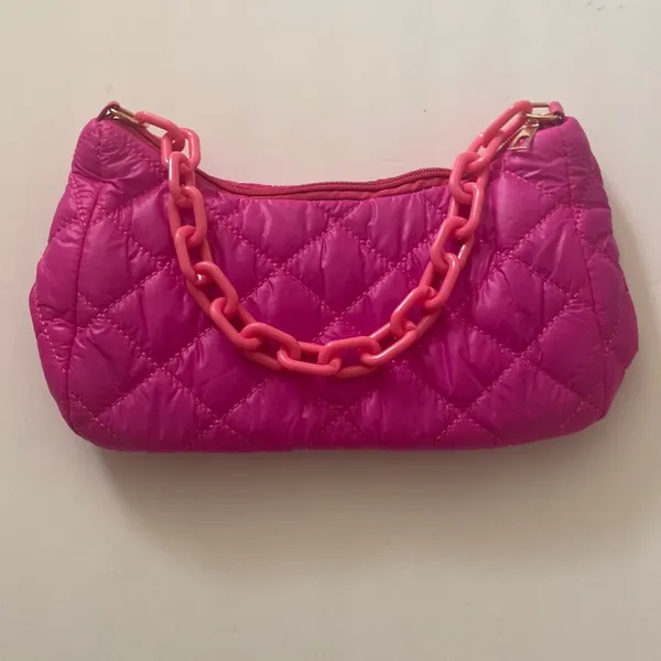 Pink quilted chain shoulder bag - Image 3