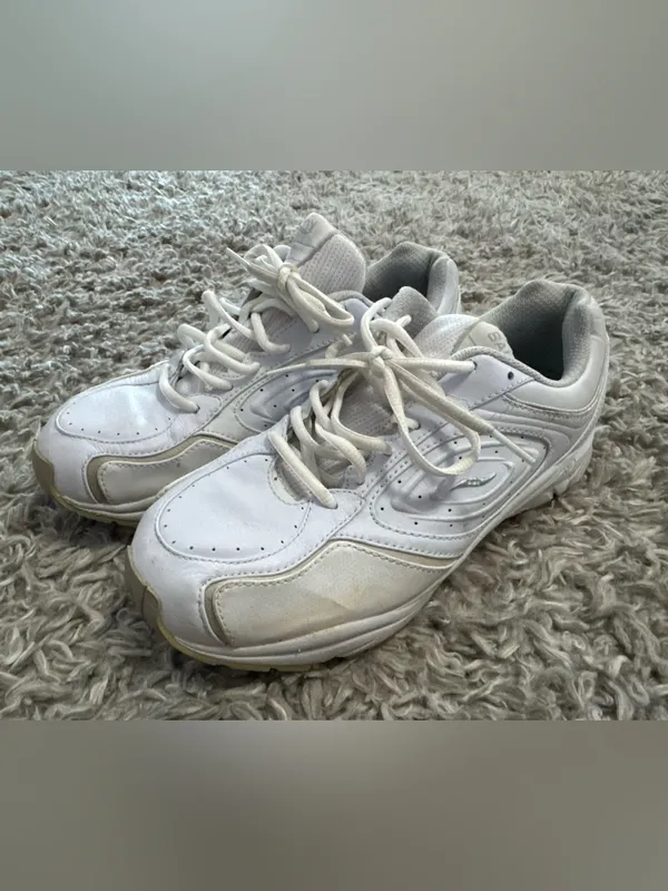SAUCONY WOMENS 9.5 ✨ trac shows white good condition - Image 5