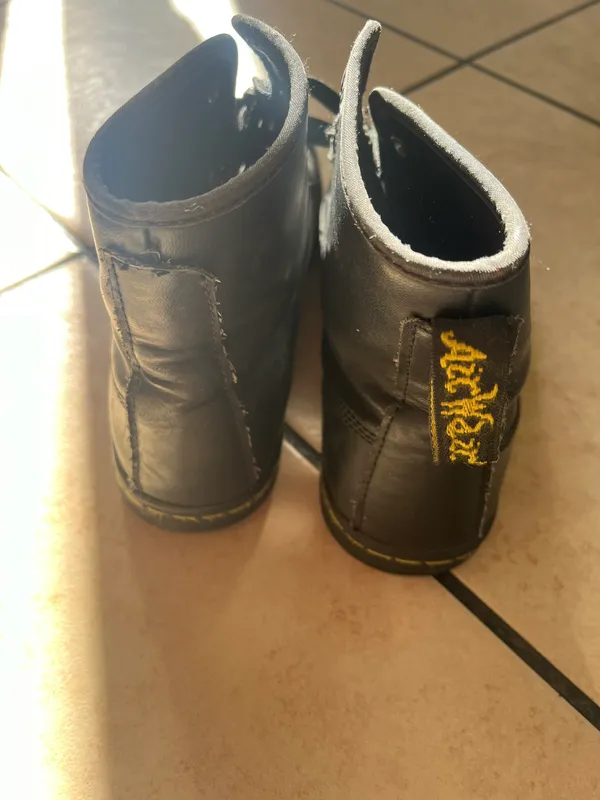 Dr. Martens Shoreditch Shoes - Image 3