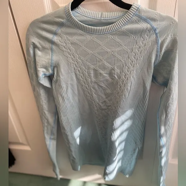 Rest Less Cable Knit Textured Athleisure Top size S - Image 2