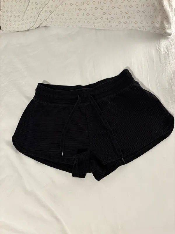 Aritzia TNA Waffle Shorts XS - Image 2