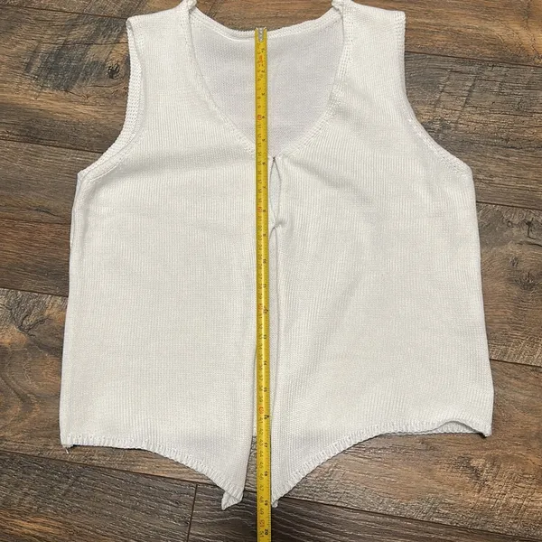 Plain white knit vest Size XS - Image 3