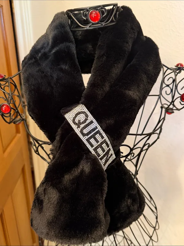 👑👑👑3 for 12$👑👑👑Black Faux Fur Scarf with "QUEEN" Rhinestone Accent - Image 2