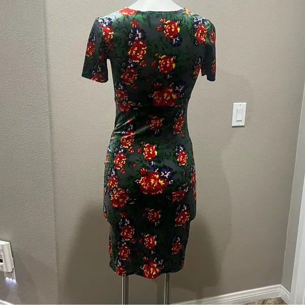 Zara green velvet short sleeve floral dress - Image 3