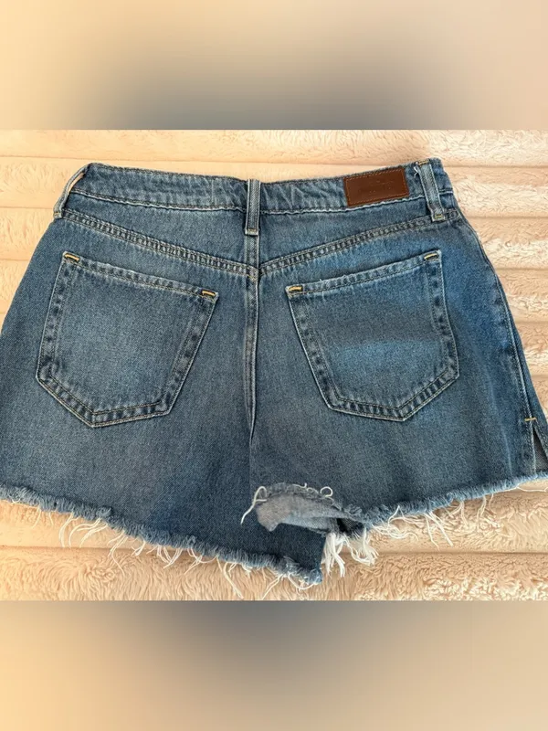 Hollister Medium Blue Denim Frayed Hem Cutoff Shorts‎ - Image 2