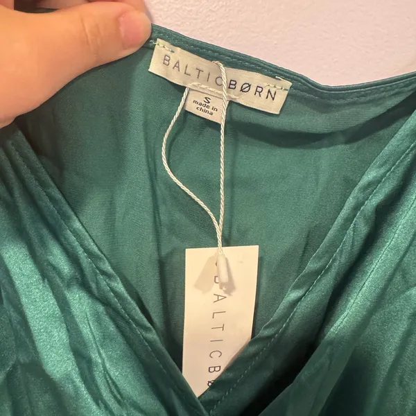 NWT Baltic Born Maxi‎ satin emerald green long sleeve dress - Image 2