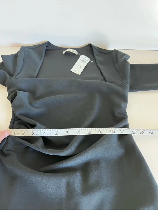 NWT Abercrombie and Fitch Women's Long Sleeve Ruched Square Neck Top Black‎ - Image 9
