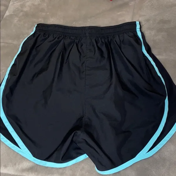 NIKE DRI-FIT SHORTS - Image 4