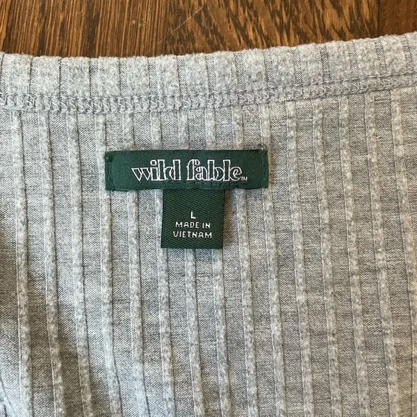 Wild fable target gray cropped Henley style ribbed top - Image 2