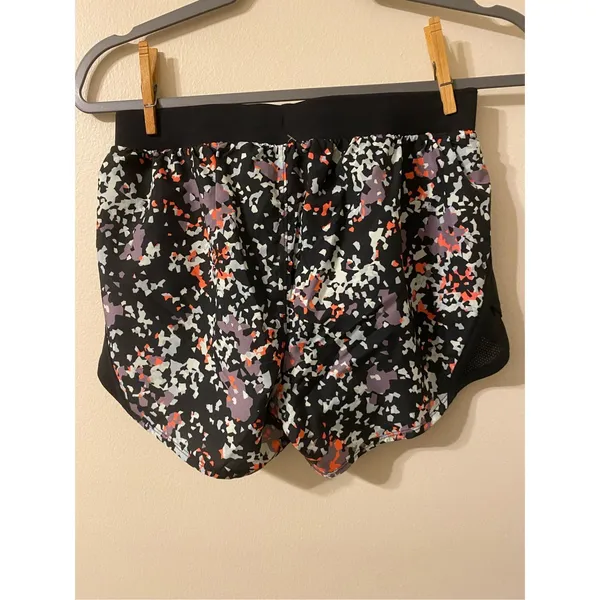 New NWT‎ Under Armour UA Fly By 2.0 Printed Short Black Pink Womens Size XS - Image 2