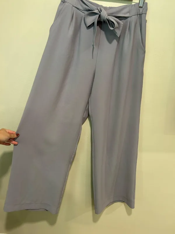 Lululemon Nior high rise, wide leg pants - Image 5