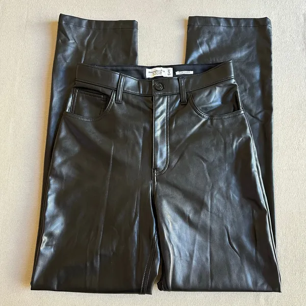 Abercrombie & Fitch High Rise 90s Straight Vegan Black Leather Pant - Image 3