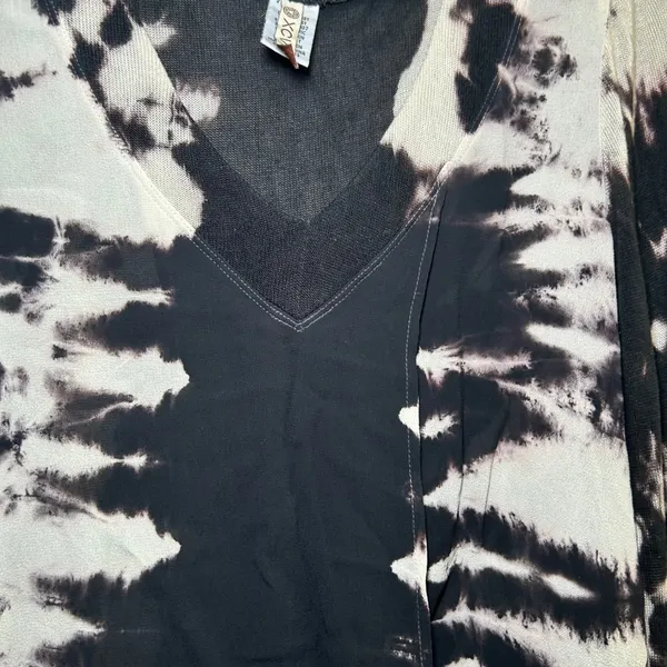 XCVI Womens Tie Dye Long Sleeve V Neck Top Black White women's medium lagenlook - Image 4