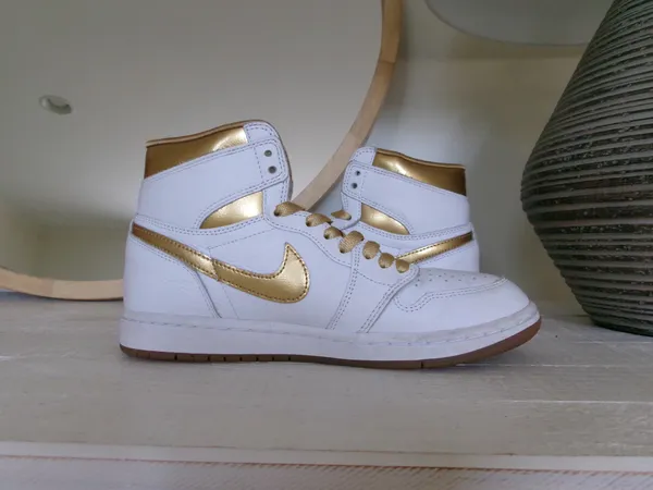 Nike Jordan Air 1 High OG Metallic Gold White Sneakers - Image 2